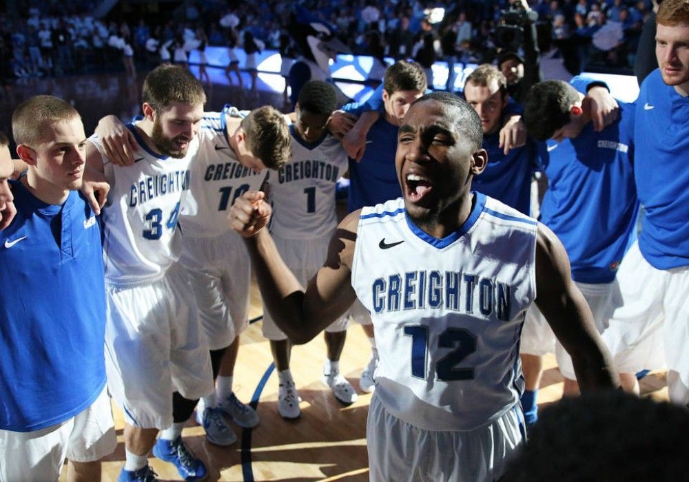 BballCoachMac's tweet photo. A player can hold a whole team back with their attitude.

Stay positive.

Respect others.

Your comments can tear another's confidence apart. https://t.co/swt4YJngRH