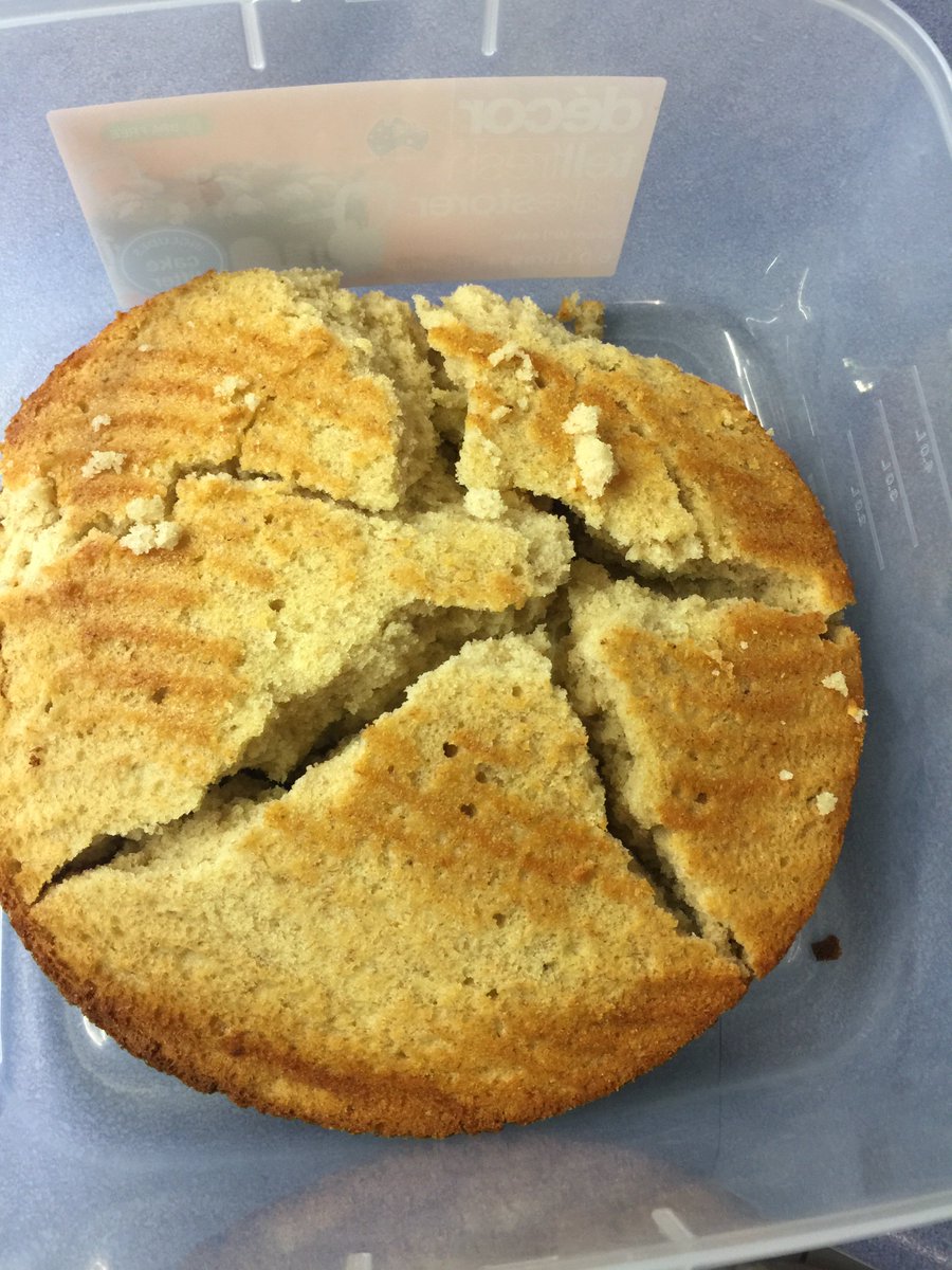 ElaZemp2's tweet photo. Bit too fluffy but the taste is there, banana cake https://t.co/ysm8bEGObe
