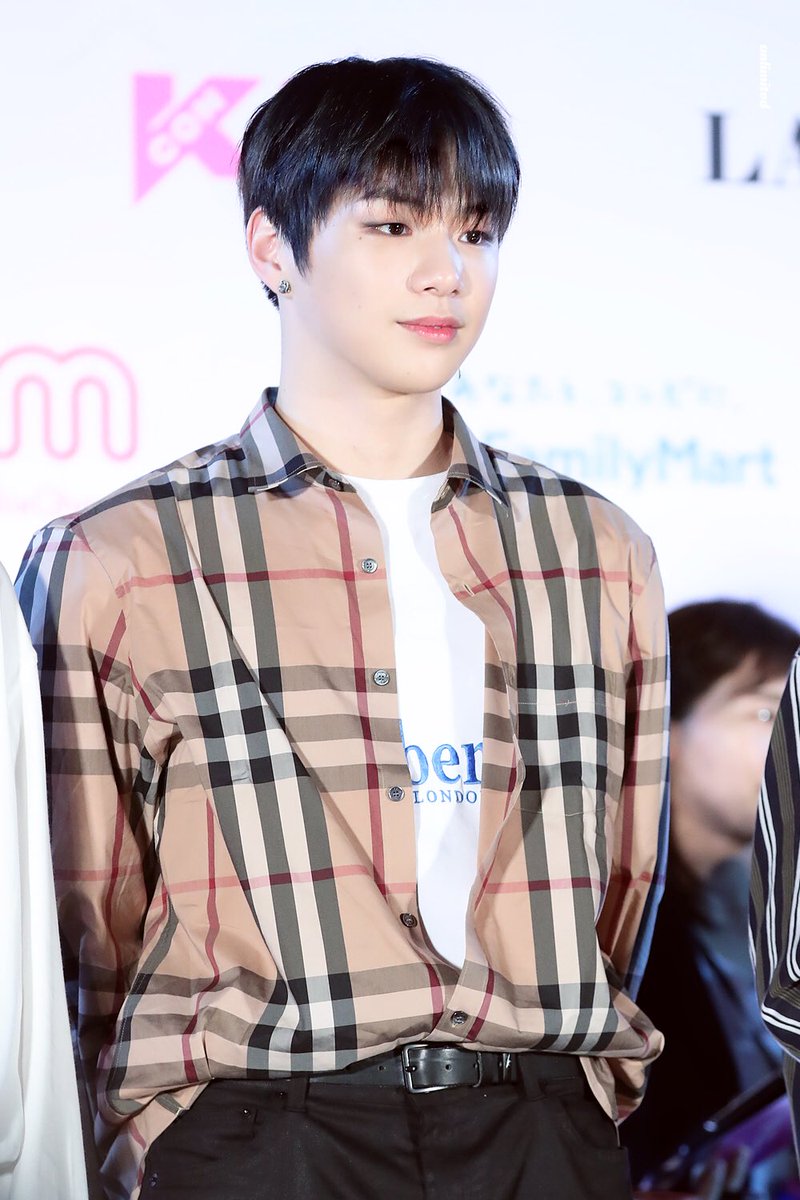 unlimited_dn's tweet photo. 180413 KCON JAPAN 👍🏻❤️👏🏻 #강다니엘 https://t.co/ftG9PujEk7