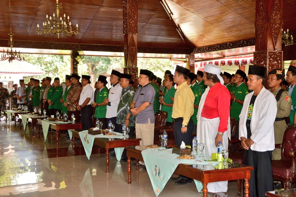 Bupati <a href="/Djoko_Arief/">Bupati&Wabup Blora</a> menghadiri Pelantikan PC Ansor Kabupaten Blora 2017-2021 @GpAnsorBlora di Pendopo Rumah Dinas Bupati Blora
<a href="/Official_Ansor/">Gerakan Pemuda Ansor</a> @GPAnsor_Satu