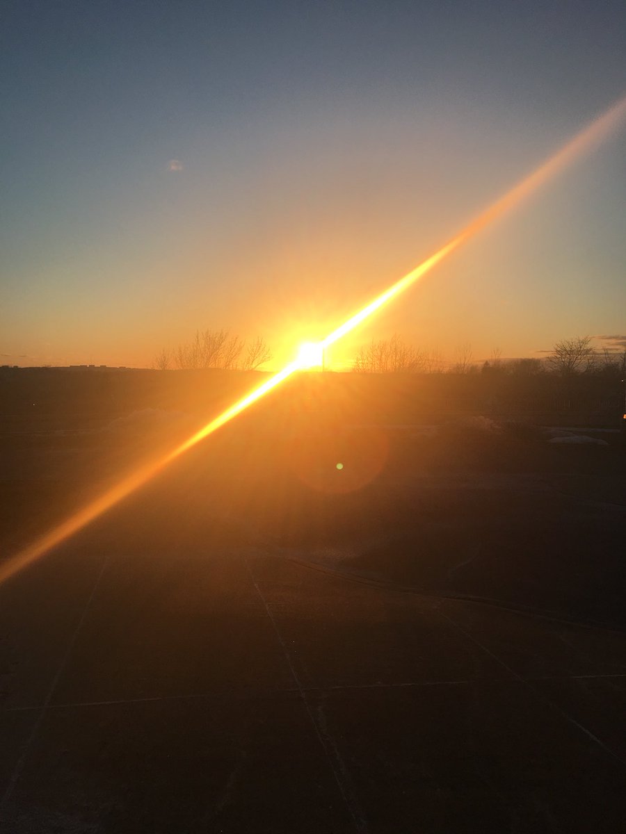 A great shot of a sunset not too long ago #sun #nice #awesomeshot #photos #clearday #sunset