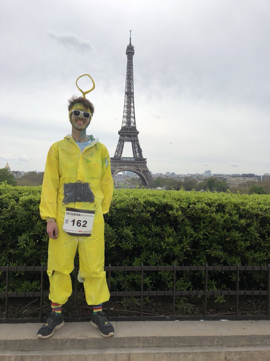 Lgd_gregory's tweet photo. #TheColorRunbySephora #colorrun #thecolorrun si vous avez pris une photo avec moi à Paris durant la course, ce serais un bonheur si vous pouvez me les envoyer. Ps j'etais un teletubbies: https://t.co/b5glD9VyAE