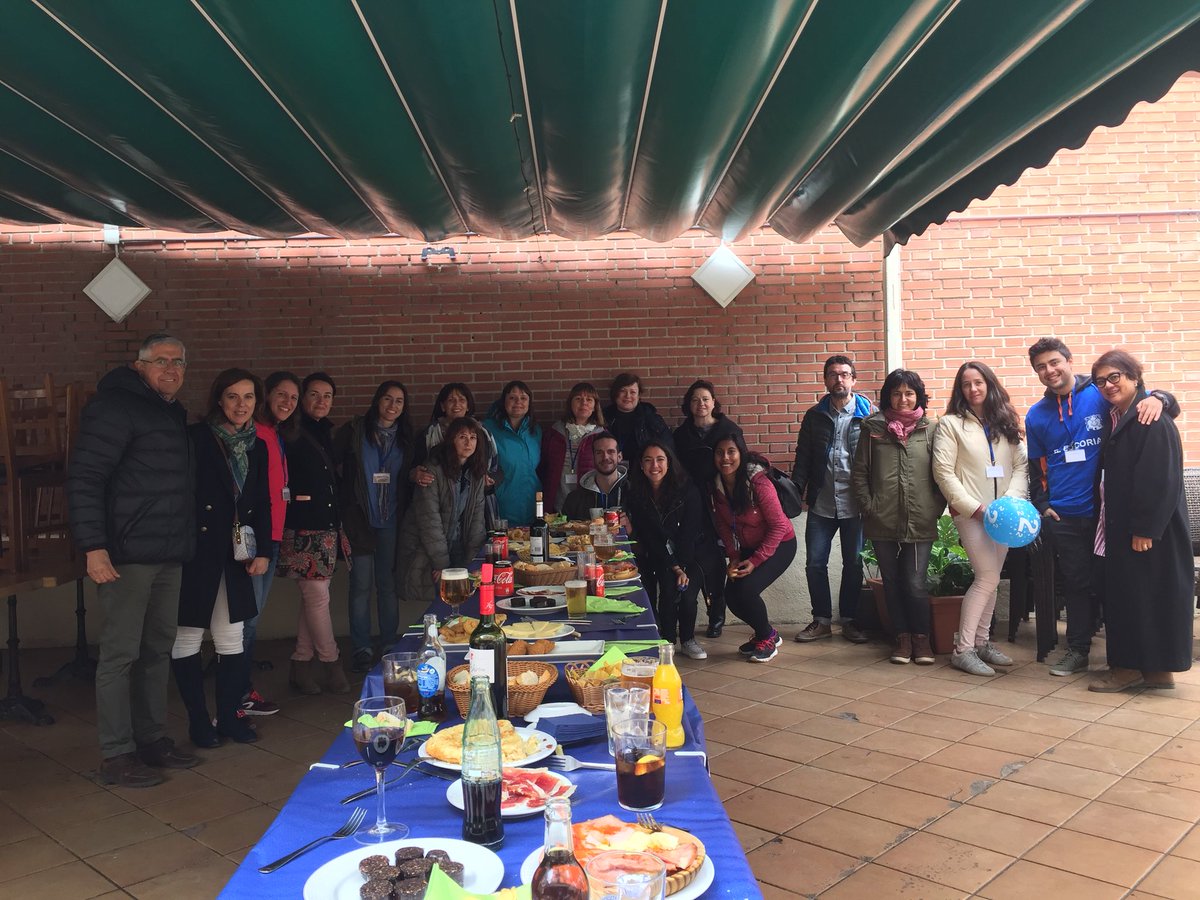 lialimcaoco's tweet photo. #gymkanaSTEM #GymkanaStem @CTIFMadridOeste Voluntarios hambrientos despues de toda la mañana en la gymkhana. Gracias Ayuntamiento de El Escorial por el aperitivo!! https://t.co/acAm1g2KO1