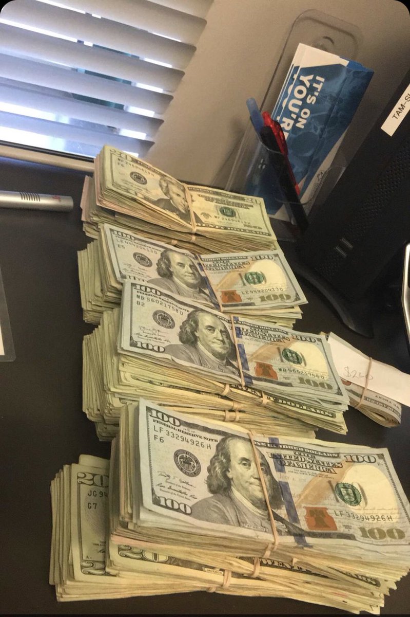 BIackPplVids's tweet photo. rt for good luck or you'll be broke https://t.co/ktqKVMalvL