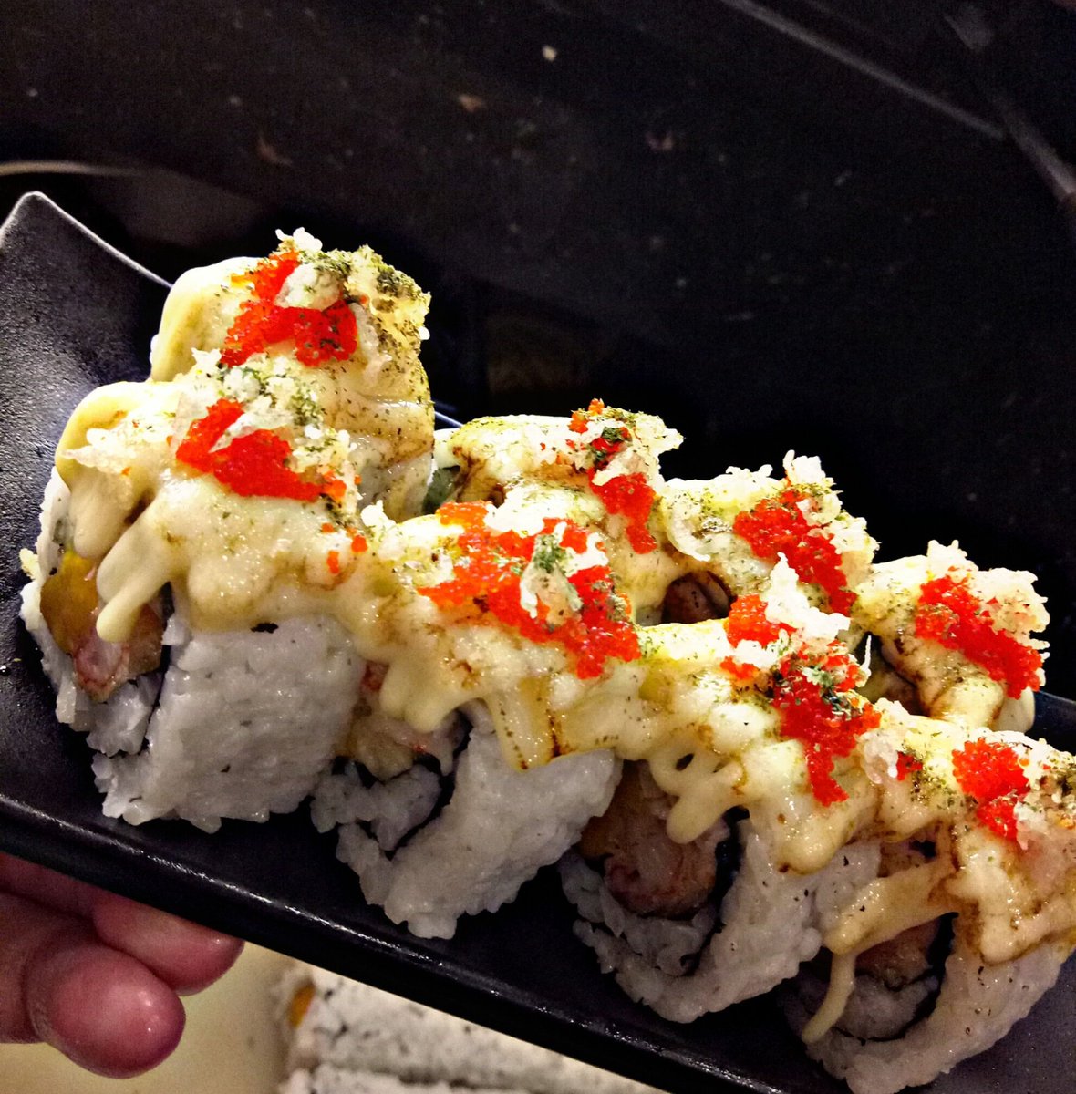 bajada_jay's tweet photo. Kani mozzarella aburi roll. https://t.co/h79qe3ggRO