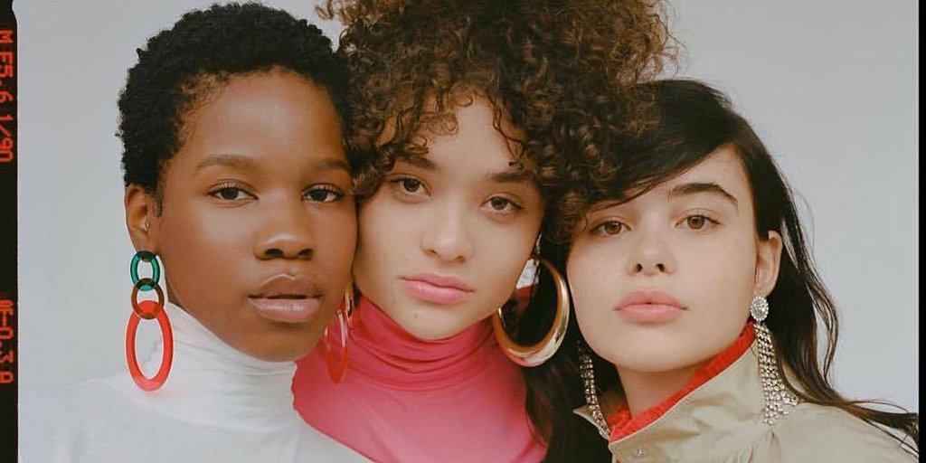 Are you willing to try out some statement earrings? The right pair can completely transform a casual look into “we mean business” in seconds.  📷 by <a href="/JacqHarriet/">jacqueline harriet</a> #MBFW #MercedesBenzFashion