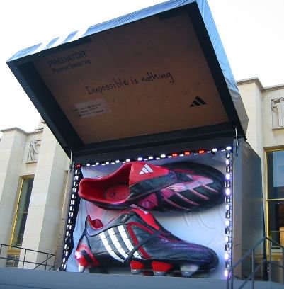 Pinterest : des campagnes de guerilla marketing dont s'inspirer absolument ! bit.ly/2q1ZDbd

#streetmarketing #guerillamarketing #marketing #design 

Je cherche un emploi et des missions #freelance en #graphisme en ce moment, visionnez mon CV : bit.ly/2GuNkhR