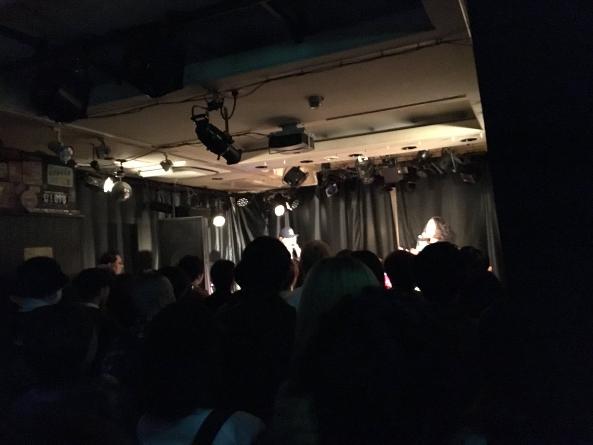 TsukikoLOVE's tweet photo. #中津 #StepHall 超超超満員👀
#アルパカチューナー 復活ライブ
中に入れな〜い(´⊙ω⊙`) https://t.co/RJToMcxYha