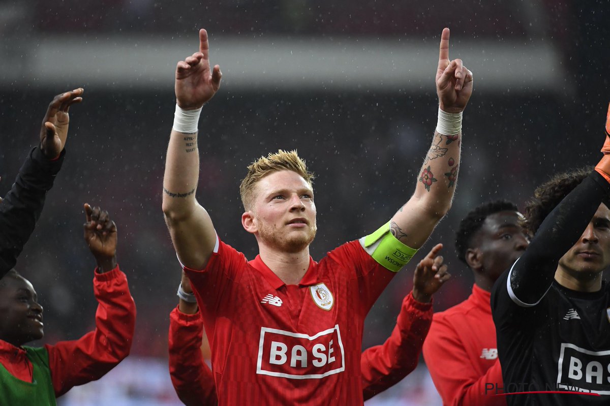 Quelle ambiance hier soir 🔥 Fier d’être dans cette équipe 🔴⚪️ Keep figthing 💪 Et maintenant focus Anderlecht 🔜💥