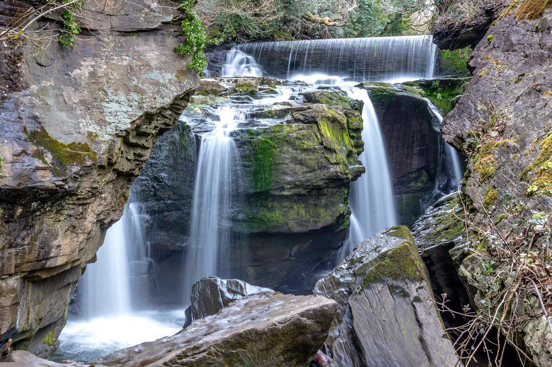 NTCymru_'s tweet photo. Take in the history of @NTAberdulais and discover how a small village in the Welsh valleys used cutting edge technologies to harness an ice age landscape and breath-taking waterfalls, to shape industries that changed the world https://t.co/B5rnH7oBFe 📷 darrenfreeman_1 Instagram https://t.co/1NscgOlAoM