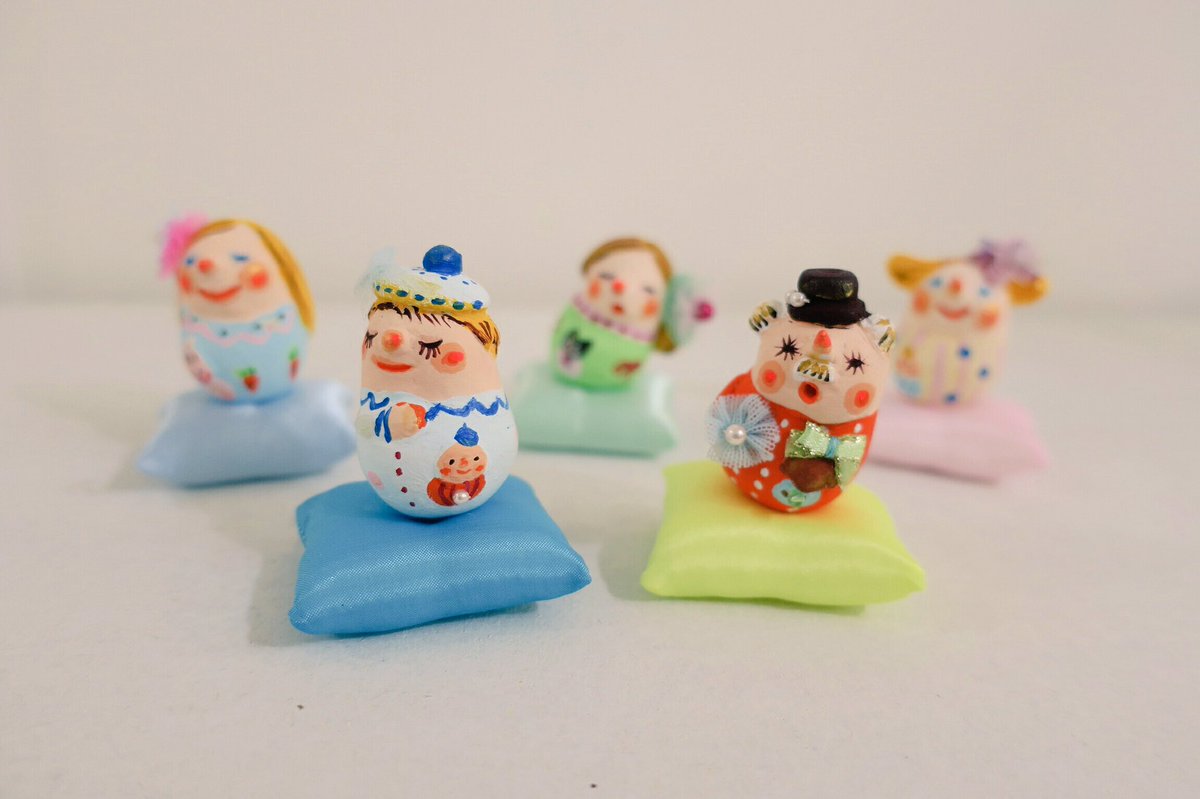 Brunodolls's tweet photo. #おきあがり小法師展覧会ですが、
「とことこコロコロパリジェンヌ」
小法師さんたち、完売したそうです💦
たくさんのお客様に手に取っていただけてとても嬉しいです！
でも初日なので…来たいと思ってくださったお客様申し訳ございません😣
    追納の時期はまだ未定、しばらくお���ちください。 https://t.co/RwVFWQdkzA