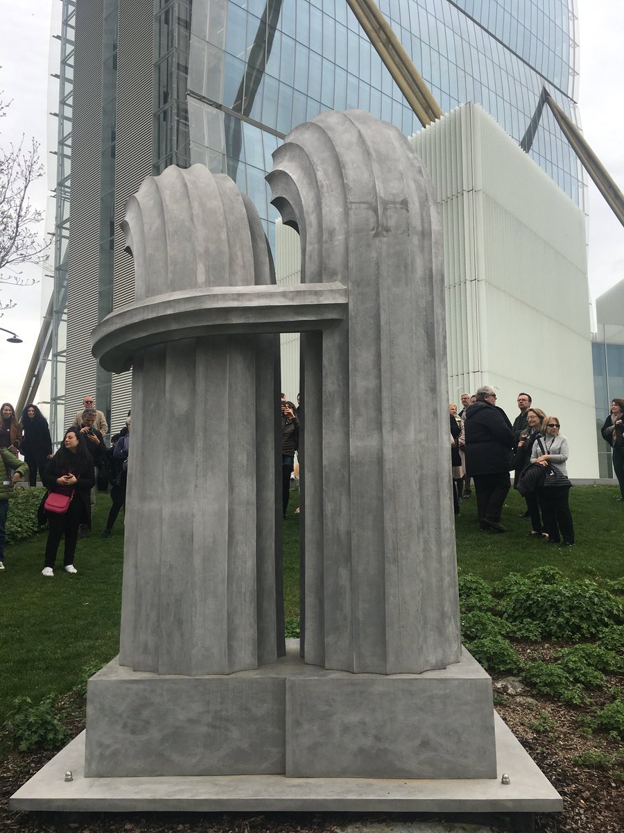 AntonellaAmodi1's tweet photo. A @MilanoCityLife opera di @OP121186 che riprende il mito classico di Filemone e Bauci @ArtLineMilano @culturamilano https://t.co/KOe8UfaWpC