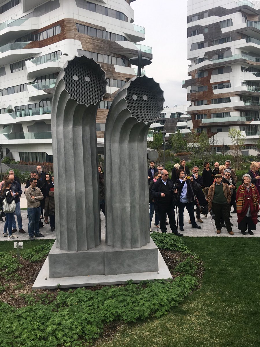AntonellaAmodi1's tweet photo. A @MilanoCityLife opera di @OP121186 che riprende il mito classico di Filemone e Bauci @ArtLineMilano @culturamilano https://t.co/KOe8UfaWpC