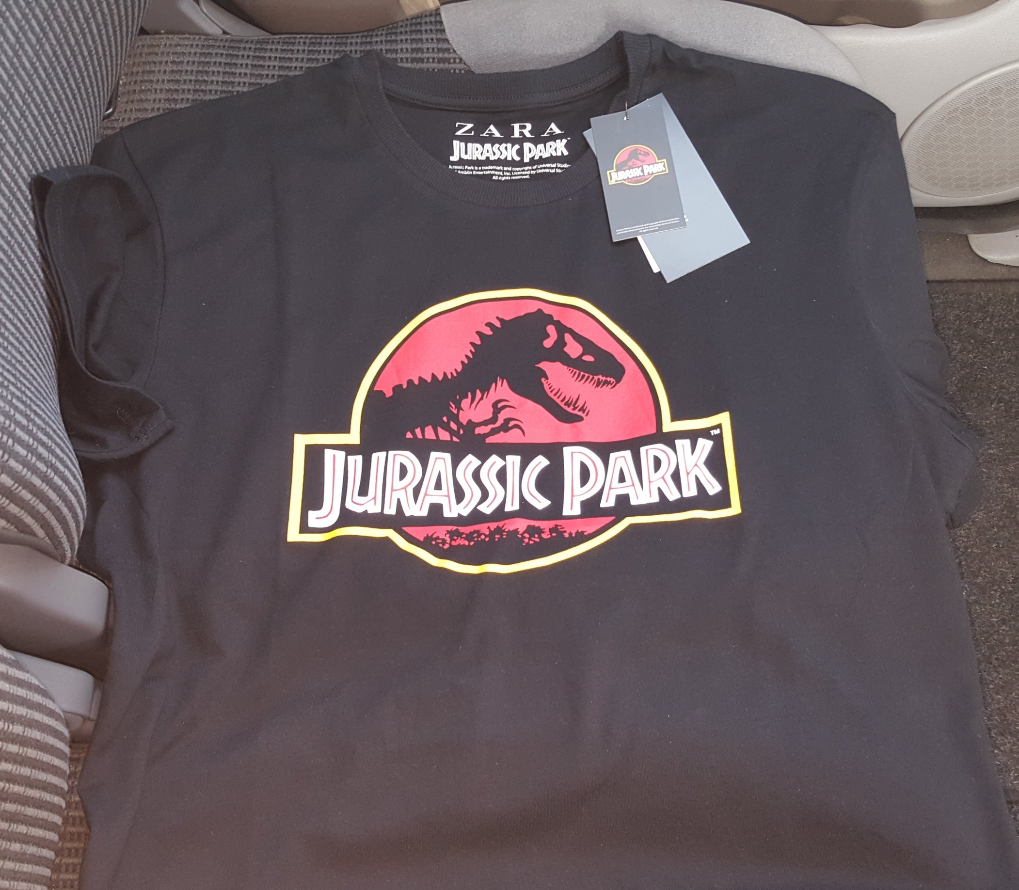 تويتر \ Jurassic Park Saga على تويتر: adquisición: Camiseta #JurassicPark en color Zara: https://t.co/eAeog2sue8 https://t.co/kdOYWTJVDn"