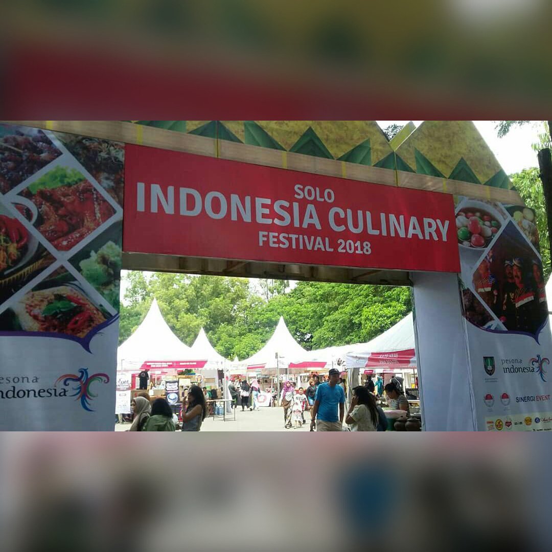 JNE_ID's tweet photo. Jangan lupa mampir di booth PESONA @jne.solo ya, ini HARI TERAKHIR lhoo!
.
SOLO INDONESIA CULINARY FESTIVAL 2018
12 - 15 April 2018 di Stadion Manahan Solo.
.
Pesona Nusantara merupakan salah satu produk dari JNE
.
.
#jne
#jnesolo
#connectinghappiness
#SICF2018 #pesonajne https://t.co/SSqSdcvXzt