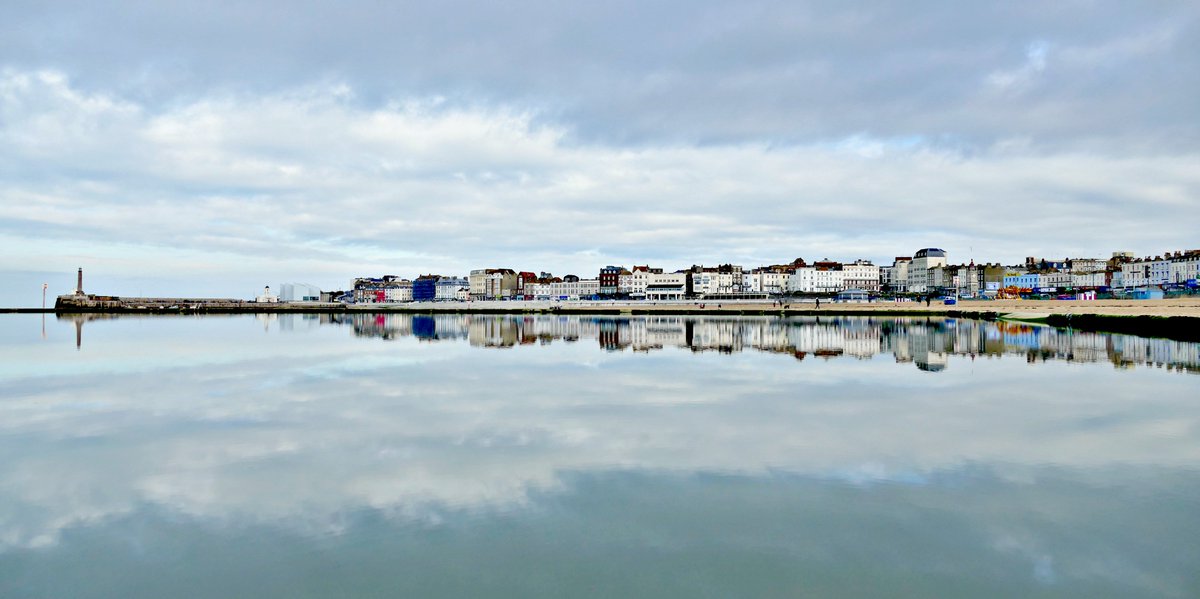 Frank_Leppard's tweet photo. Moody Reflections at Margate https://t.co/W6iaVOy3Ha