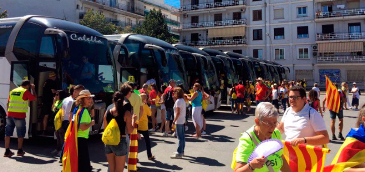 MediterraneoDGT's tweet photo. 😏 ¿Os acordáis cuando @gabrielrufian decía que los manifestantes a favor de la unidad de España venían todos de fuera? 🎗️#UsVolemACasa https://t.co/xgeMOr6tbK