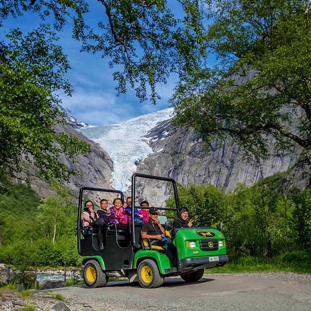 Briksdalsbre's tweet photo. Sunshine and tourists in Briksdal ☀️☀️☀️
#nofilter #norway #dreamchasersnorway #visitnorway #loves_norway #olden #natur #nature #naturephotography #naturelovers #landscapephotography #landscapelovers #landscape #yrbilder #storm #2vær #norway2day … https://t.co/LNRV3TeyxQ https://t.co/NSr3OFKcVd