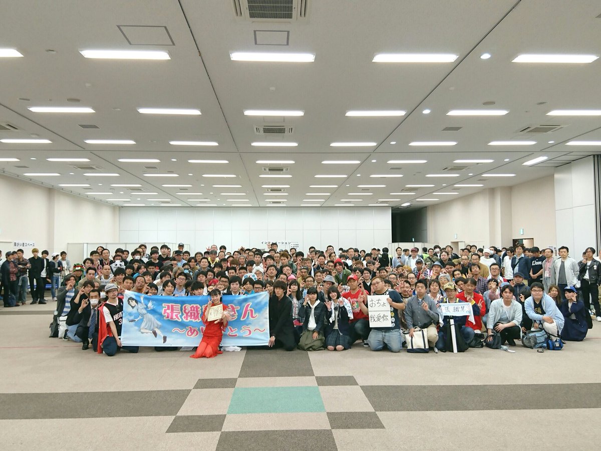 STU48_official_'s tweet photo. 本日の「暗闇」個別握手会にて、おちょちゃんはSTU48を卒業しました。
ファンの皆さまからの、あたたかい卒業セレモニーに、涙……。
おちょちゃんの未来に、幸あれ!🌸🌸🌸
#張織慧 
#我愛你 https://t.co/S8mKYlSfEL