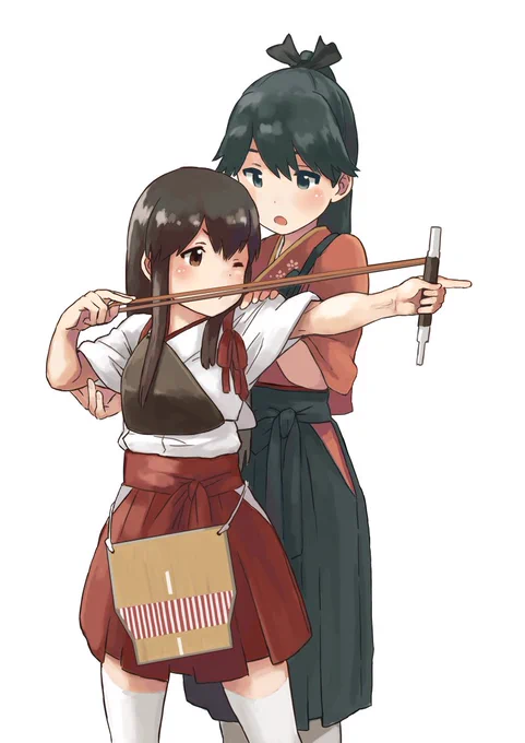 「肩の力を抜いて、肘は下げないで。それから…」 