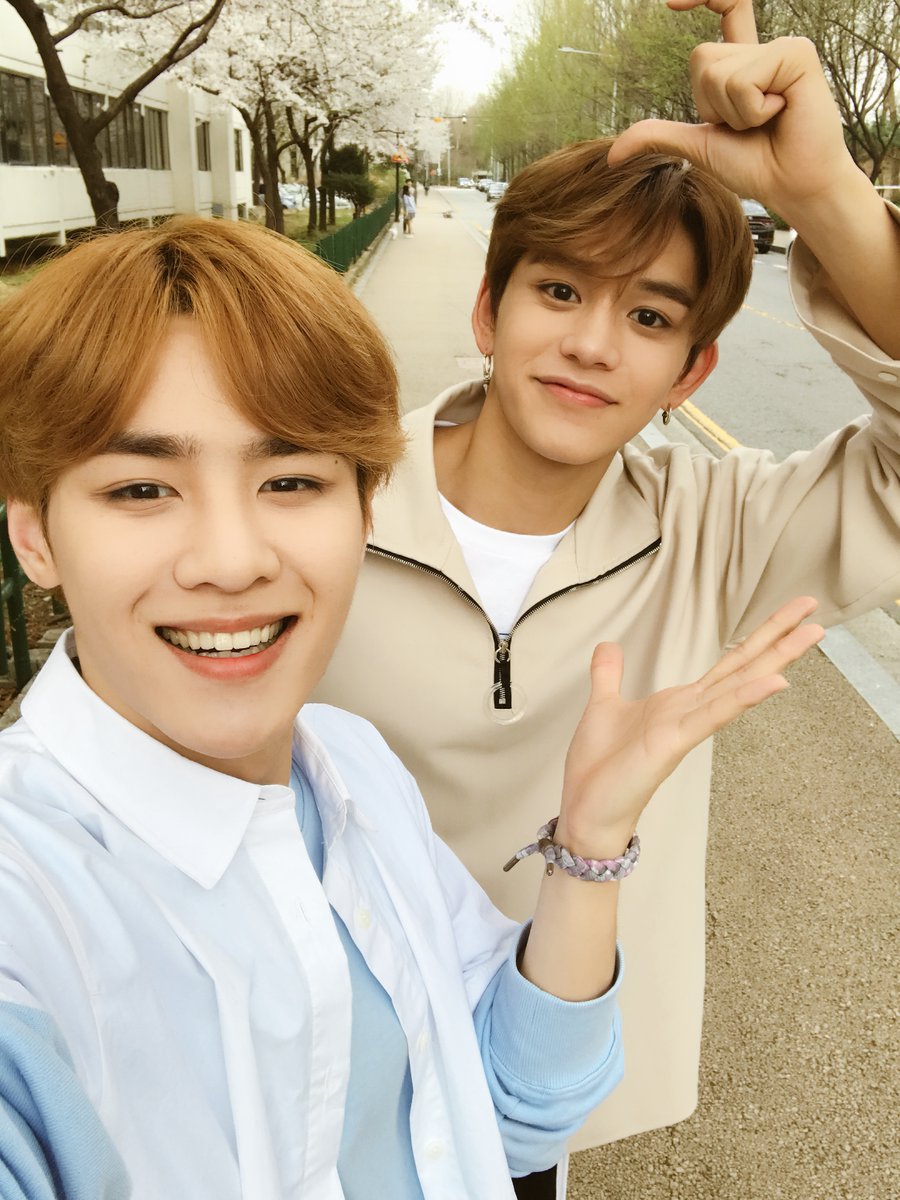 sxsamina's tweet photo. #NewLayout
#Lucas
#Kun
#NCTDream
#NCT2018
#NCTLayout
#Aesthetic
@NCTsmtown https://t.co/NlzKMVwdu4