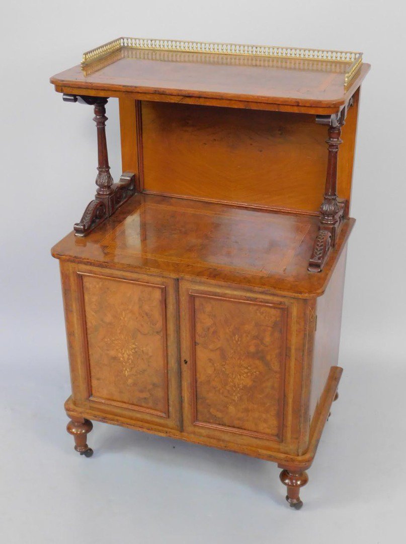 GoldingYoung's tweet photo. An elegant addition to any music room - this Victorian walnut and cross banded music Cantebury sold for £340 at auction

#Victorian #walnut #canterbury #antique #music #musicstand

https://t.co/0DQISIWWls https://t.co/Ldr9U6PIcY