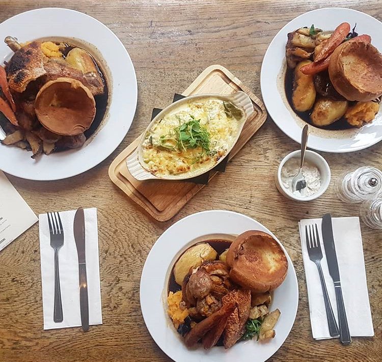 CandlemakerPub's tweet photo. It's Sunday and that obviously means @BacchusSundays at the Candlemaker!! #teampork #SundayRoast https://t.co/lZ31FRgzqv
