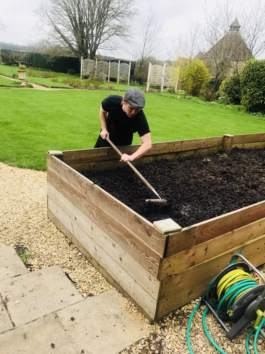 stantonhotel's tweet photo. We’re making a start on our kitchen gardens this morning! #stantonmanor #hotel #restaurant #kitchengarden #gardens #kitchen #cotswolds https://t.co/OqBU6tWKIm