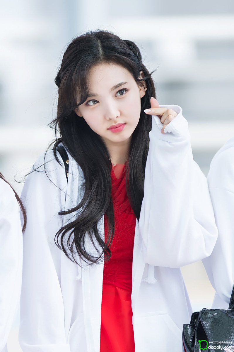 둘리's tweet - "180415 인천공항 출국 #트와이스 #나연 #TWICE #NAYEON ... 둘리's tweet - "180415 인천공항 출국 #트와이스 #나연 #TWICE #NAYEON ... - 799 x 1200 jpeg 115kB