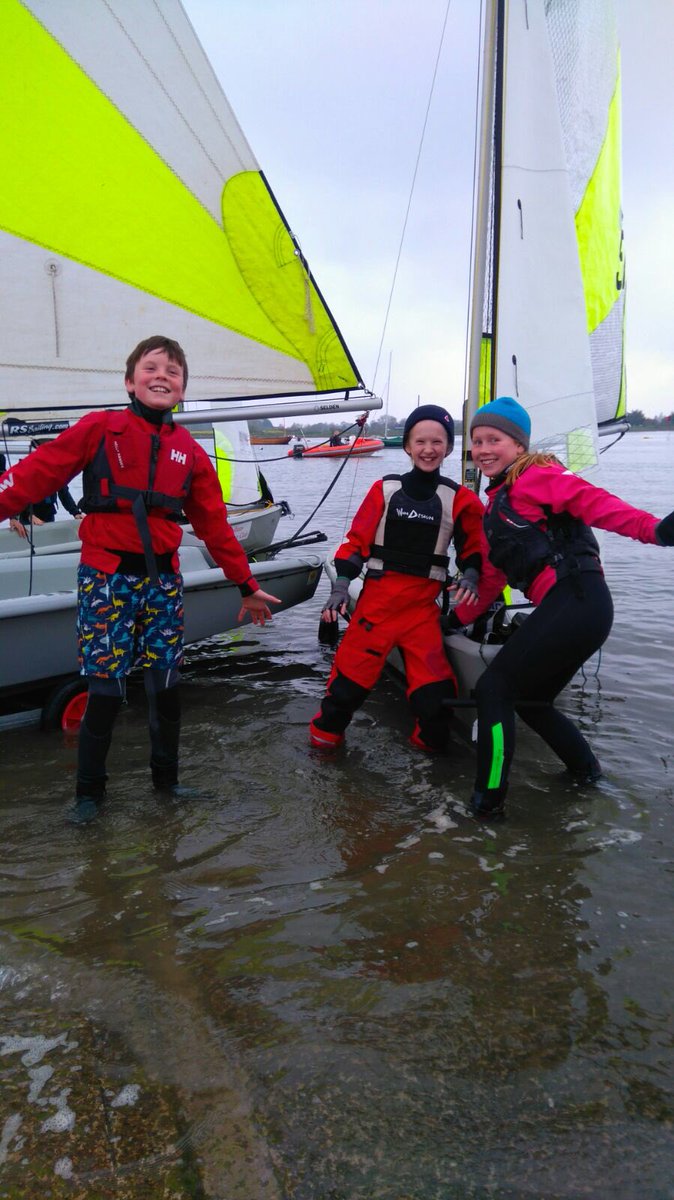 BoshamSC's tweet photo. The end of the second week of training courses over the school Easter holidays. Lots of fun and learning has gone on! This week's courses were RYA stages 1-3 Optimists and Feva Improvers.

Get in touch to join our family friendly club! ⛵️ https://t.co/OkvRGhmiWw