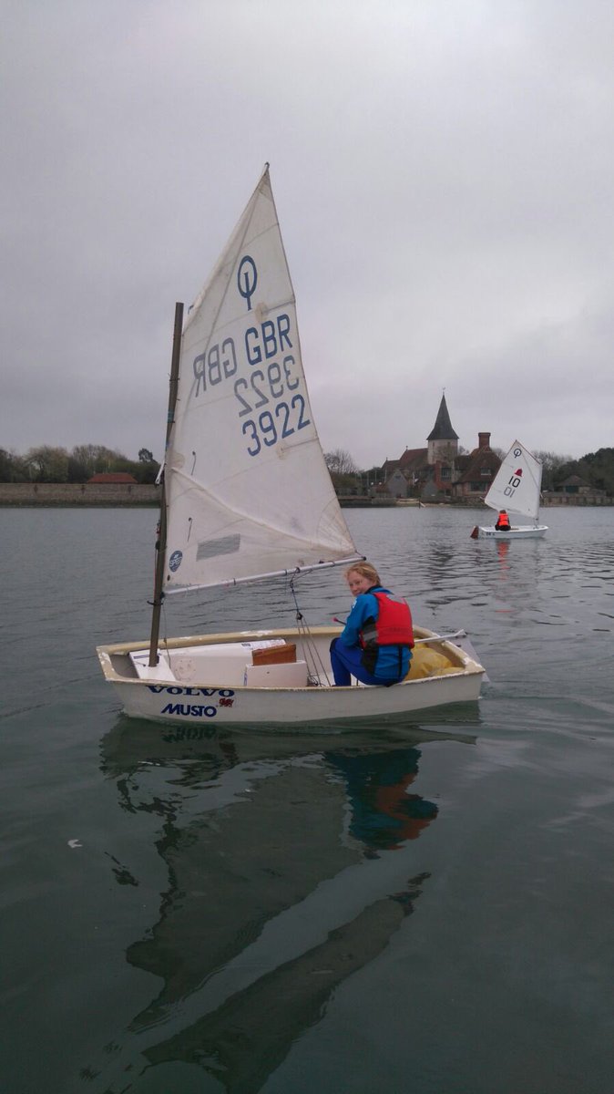 BoshamSC's tweet photo. The end of the second week of training courses over the school Easter holidays. Lots of fun and learning has gone on! This week's courses were RYA stages 1-3 Optimists and Feva Improvers.

Get in touch to join our family friendly club! ⛵️ https://t.co/OkvRGhmiWw