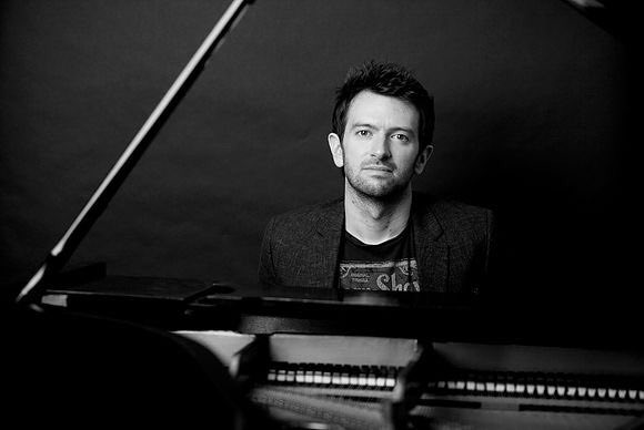 HertMusicFest's tweet photo. Love #Singing ? Come and hear some of the best you can in the UK, with @alisdairhogarth and @houghhough on Monday June 11 in #Hertfordshire . Here's a taster 🎥https://t.co/1403WhXWN5 https://t.co/INbAlz7oAO