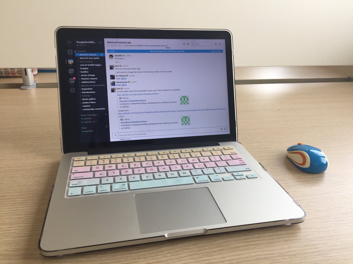 v0q1n8's tweet image. Still working with you! #mydesk #GoogleUdacityScholars #AndroidHackathon #ABND #Udacity #p4