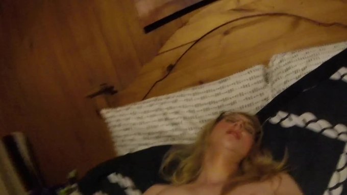 Just sold! Get yours! Janelle plays with herself in bedroom. Get yours here https://t.co/79ih1RR4lD @manyvids<a href="/tag/mvsales"class="tags"><span>#mvsales</span></a>