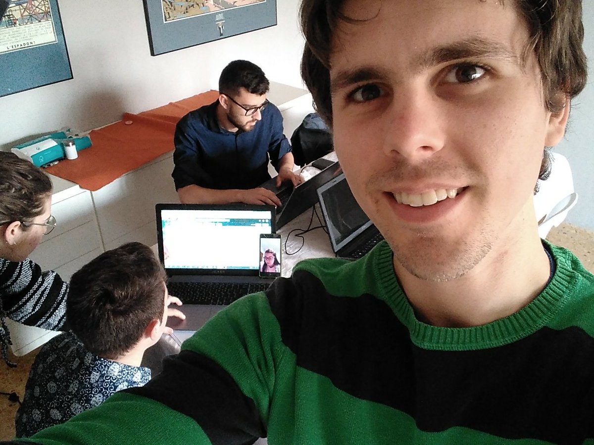 xavieryya's tweet photo. Trabajando desde donde sea,pero siempre como un equipo!!! @opex_uv @foodhealth_Lab @SocialinnolabUV @Team3innova donde está @i_Loula? https://t.co/AK8oSr6PT5