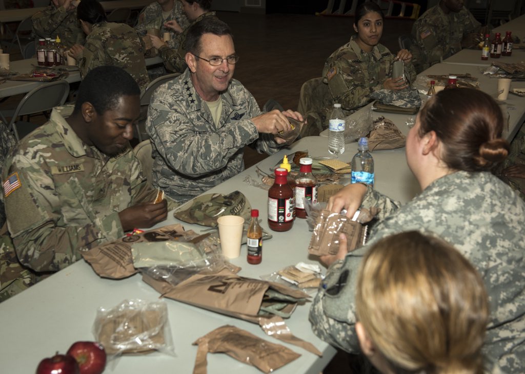 SCNationalGuard's tweet photo. Yesterday, @ChiefNGB met with #SCGuard Soldiers participating in @USArmyNorth #GuardianResponse18 at @INGuardsman #Muscatatuck training area. Thank you Sir! @USNationalGuard https://t.co/lQgPE18lyq