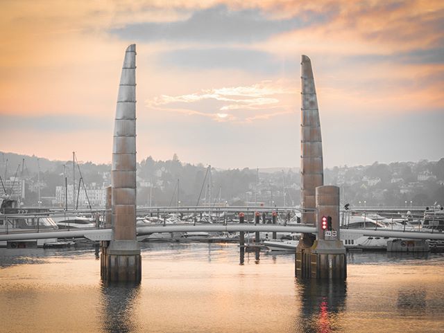#beautiful #sunset over the #bridge at #torquay #harbour #marina - #englishriviera #sunsets

The bridge has a bit of a #distopian #futuristic vibe doesn't it? ift.tt/2qyJA5W