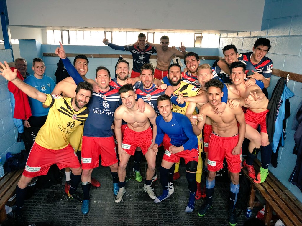 BandaPilo's tweet photo. Este equipo tiene toque,este equipo tiene don,este equipo tiene todo para darnos otra alegria hoy.
@AtcoMonzon nunca te rindas!
#AdelanteRojiblancosAGanar https://t.co/22WMnwWnm7