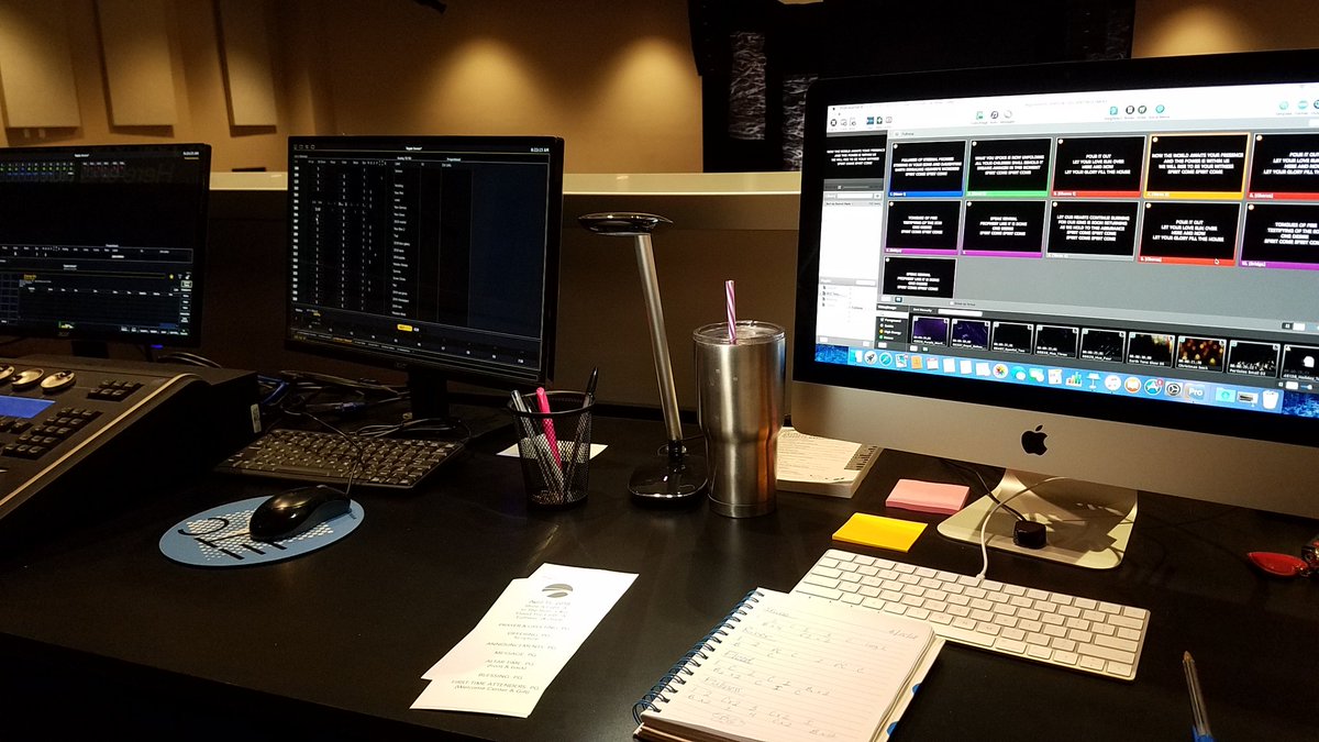 Melle_Layton's tweet photo. Ready for this morning's services!  @BridgeWarrenton #AVbooth https://t.co/fXF0TmDAnW