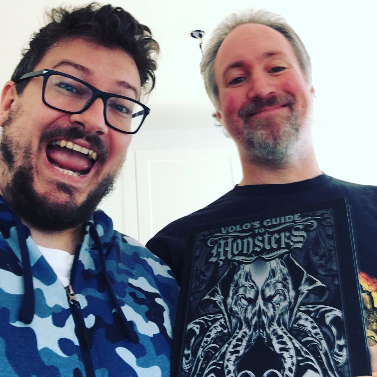GrimOgreLabs's tweet photo. throwback to when @ChrisSSims gave me a signed copy of #VolosGuide #dnd #dnd5e #nerdlife 💛 miss you bud! https://t.co/ipw9XIlYl3