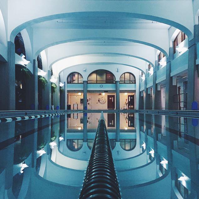 Anyone up for an early morning dip? #BanffSprings