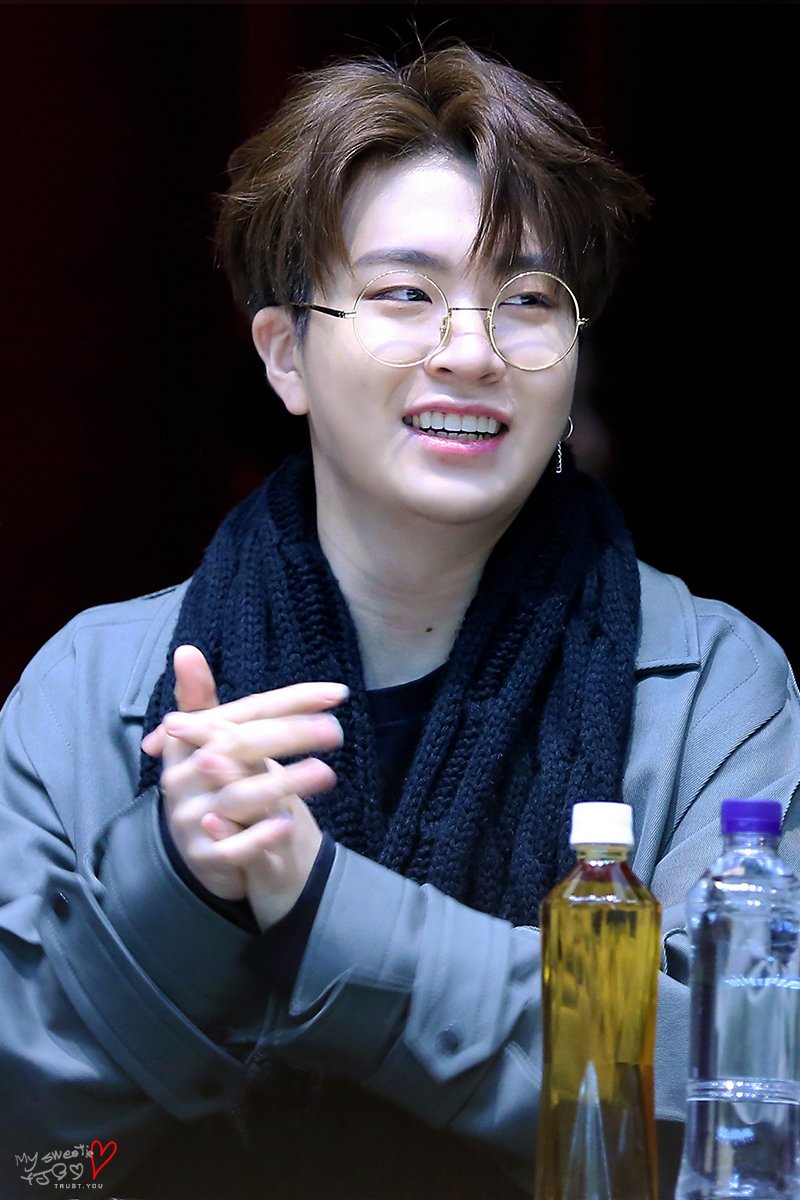 MySweetieYJ's tweet photo. 180407 명동팬싸   

#갓세븐 #영재 #GOT7 #YOUNGJAE  
@GOTYJ_Ars_Vita https://t.co/ZheyqZ3Ghw