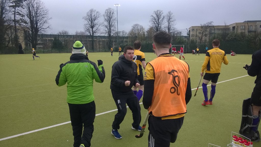 <a href="/ADumican/">Andrew Dumican</a> <a href="/instonianshc/">Instonians Hockey</a>  last minute equaliser, get in. #Fergie time