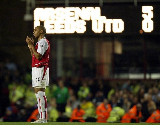 في مثل هذا اليوم 16 ابريل قبل 22 عامًا. أرسنال سجّل 5 أهداف على ليدز دون رد. الغزال الفرنسي تييري هنري سجّل 4 منها 