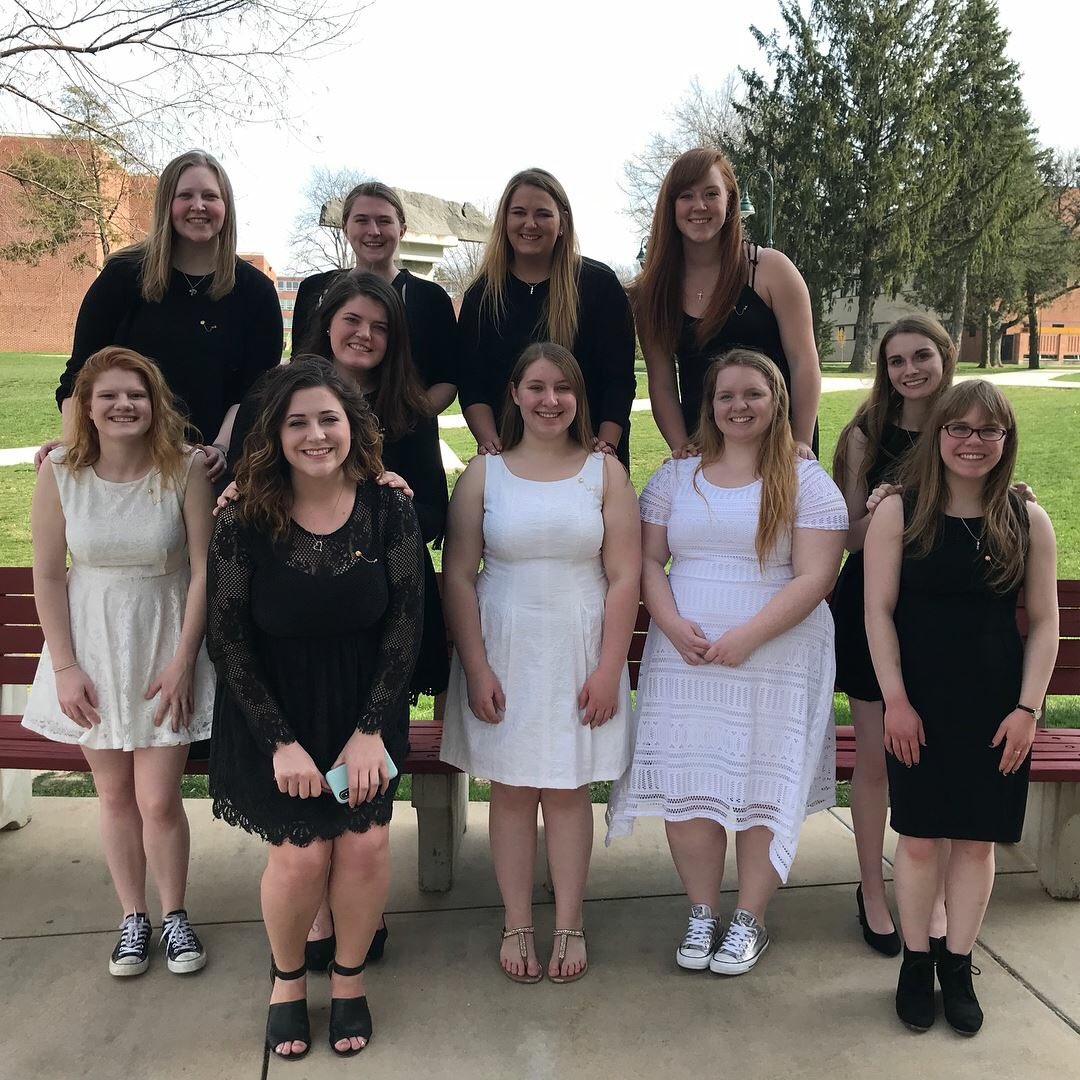 Congratulations to our 6 sisters who were initiated yesterday! We are so excited for you to build to the walls of our pyramid! #PhiSig #Ship #AimHigh
