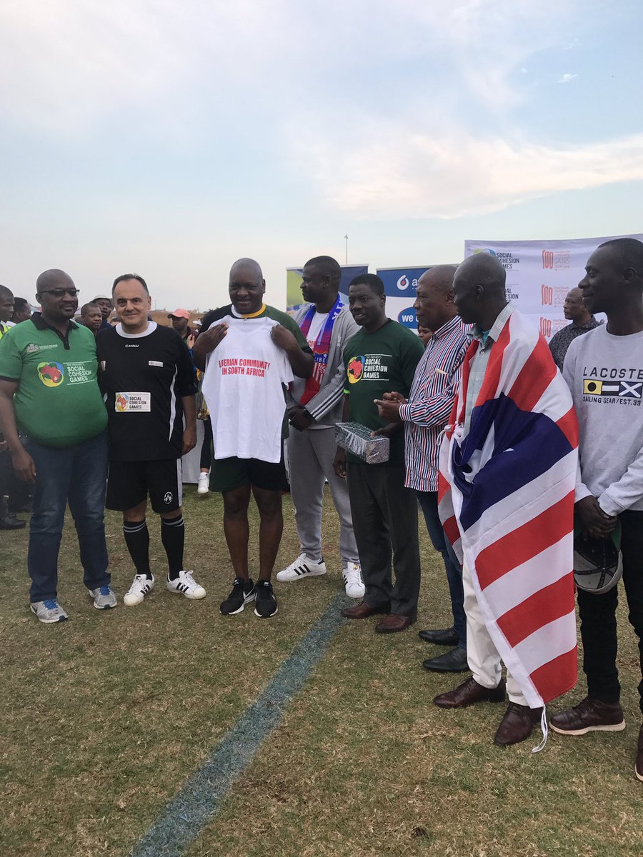 GautengProvince's tweet photo. #PSCG18 Premier gets some appreciation from the Liberian community living in Gauteng for his efforts to promote #SocialCohesion and fight against #Xenophobia @PREMIERSCG https://t.co/F2JvV15Ew9