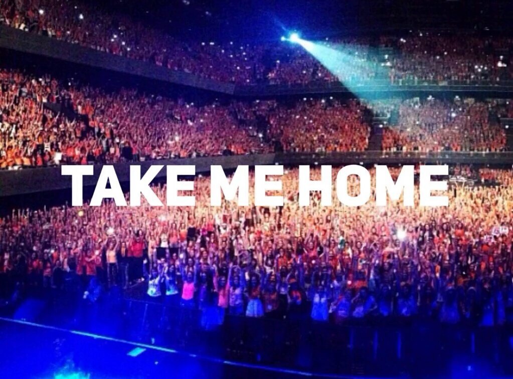 regularhuh_bee's tweet photo. CAN YOU GUYS JUST  IMAGINE #MITAMTOUR ❤❤❤❤❤
#OneDirectionReunion https://t.co/S0Aqw1HJrD