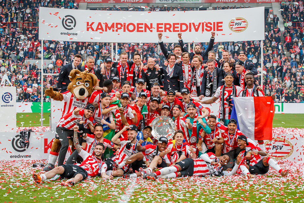 gem_Eindhoven's tweet photo. #PSVKampioen We huldigen de kampioenen van @PSV maandag op het Stadhuisplein tussen 19.00 en 20.00 uur. Meer info: https://t.co/whULjtDDd6 https://t.co/aPByHGzw1B