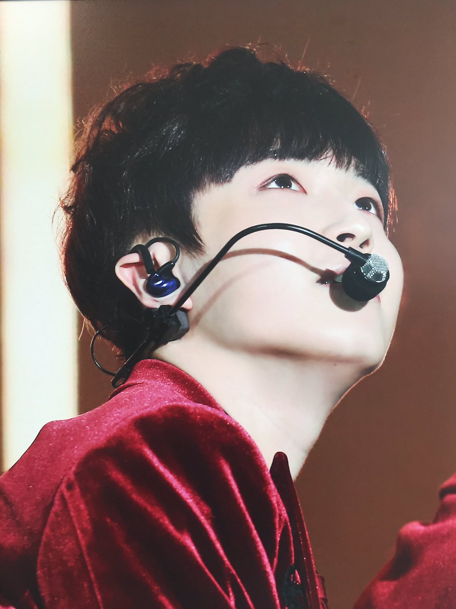 #더킹즈_2day
처음 가본 전시회였는데 재환, 민현이가 가득한 공간에서 진짜 행복한 시간 보내다가 왔습니다..❣️L홀더랑 포스터5종 굿즈도 너무 예뻐요 미니슬로건은 품절되서 아쉬웠네용ㅠㅠ 스탭분들도 모두 다 친절하셔서 더욱 기분 좋게 관람하고 왔어요~ 🤗👍🏻
<a href="/thekings9596/">thekings9596</a>
