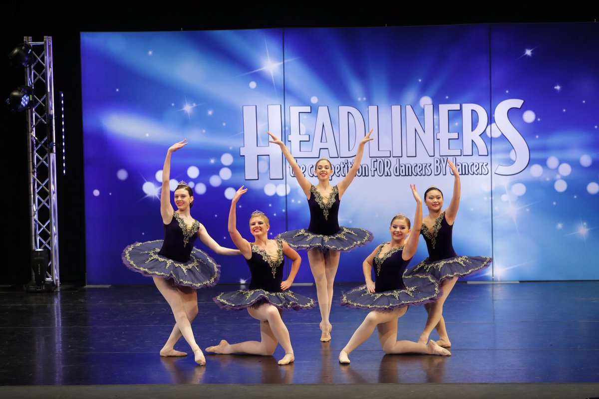 HeadlinersDance's tweet photo. Day 2 here at Troy, Michigan! Hope everyone is having as good of a time as we are! #2018tour #headlinersdance #headlinerstroy #headliners #troy #michigan #dance https://t.co/LEGegXubXr